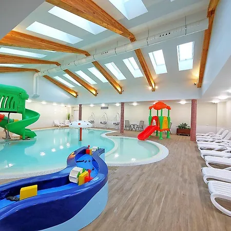 Nádas Tó Park Szálloda Vasad