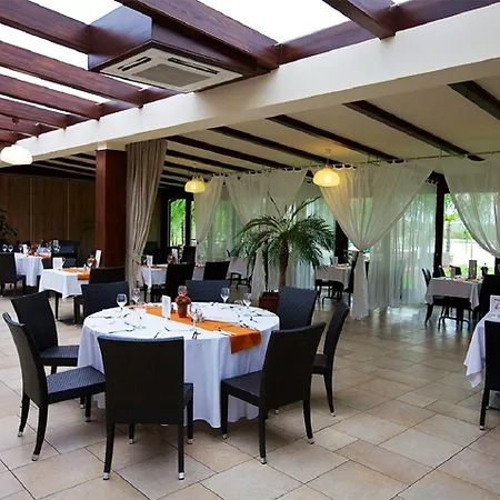 Hotel Nadas To Park