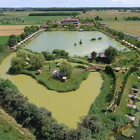 Nádas Tó Park