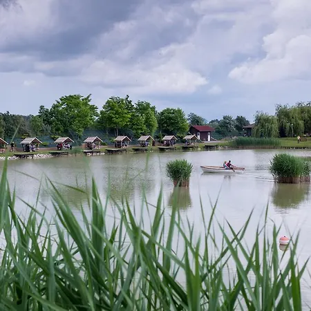 Nádas Tó Park
