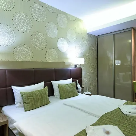 Hotell Nadas To Park 4*