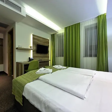 Hotel Nadas To Park