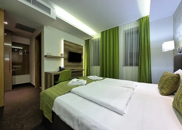 Hotel Nadas To Park